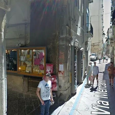 לינה וארוחת בוקר Art In 4*