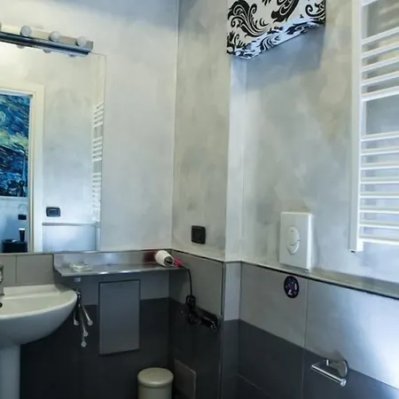 Bed and Breakfast Art In 4*