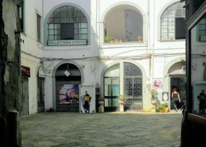 Bed & Breakfast Art In