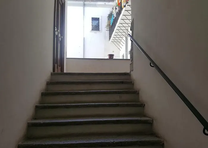 Bed & Breakfast Art In 4*