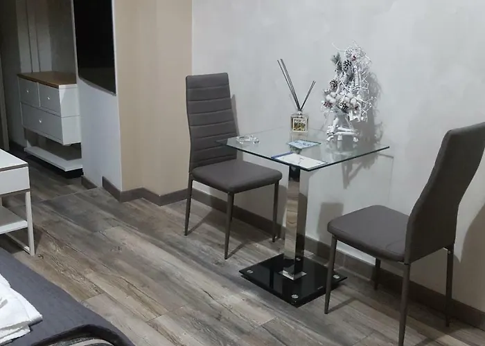Art In לינה וארוחת בוקר 4*